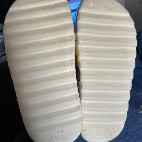 Women’s slides - Picture 3 of 4